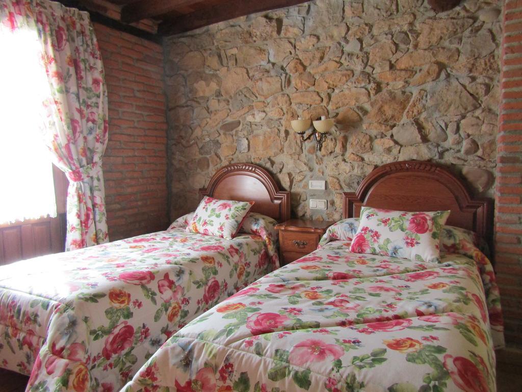 Posada La Venta De Quijas Buitenkant foto